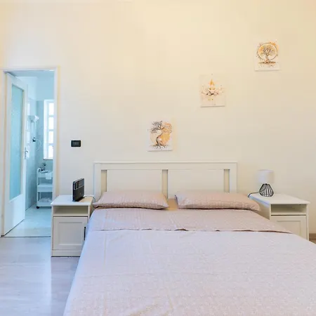 Zen Retreat With Jacuzzi, Patio & Private Garage Automatic Check In 24 7 With Netflix, Dazn, And Air Conditioning Apartman *