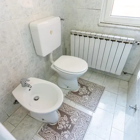 Apartment Zen Retreat With Jacuzzi, Patio & Private Garage Automatic Check In 24 7 With Netflix Dazn And *