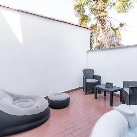 Zen Retreat With Jacuzzi, Patio & Private Garage Automatic Check In 24 7 With Netflix Dazn And Lägenhet *