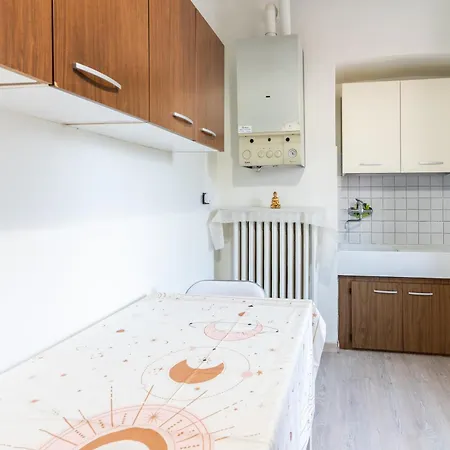 Zen Retreat With Jacuzzi, Patio & Private Garage Automatic Check In 24 7 With Netflix, Dazn, And Air Conditioning Casale Monferrato