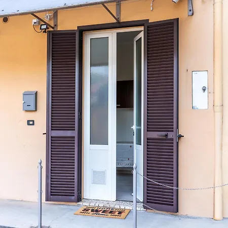 Apartment Zen Retreat With Jacuzzi, Patio & Private Garage Automatic Check In 24 7 With Netflix, Dazn, And Air Conditioning Casale Monferrato